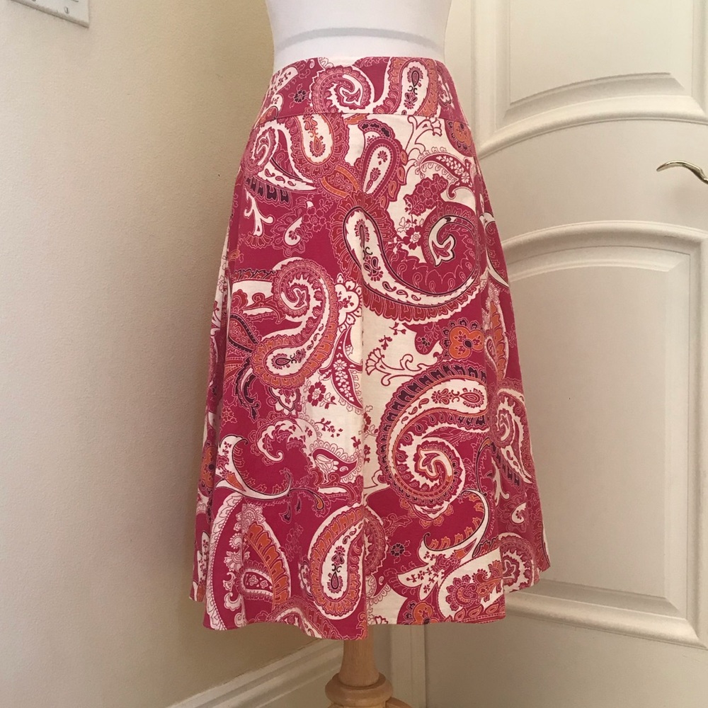 NWOT  Liz Claiborne linen/cotton blend magenta pink/ white paisley pattern skirt